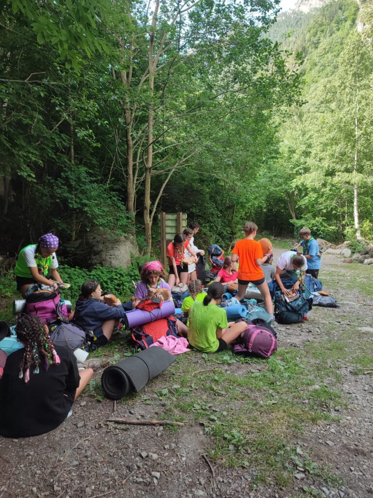 Tropa Gilwell en la travesía del Campamento de Verano de Eriste 2024